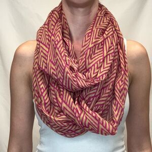 Women’s Sheer Infinity Scarf Pink Tan Geometric Lightweight OS